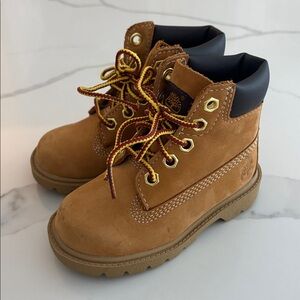Timberland toddler/baby Boots in Tan and Black size 6